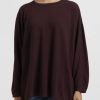 Hania New York Knitwear | Cashmere Sasha Long Crewneck In Bakelite Brown