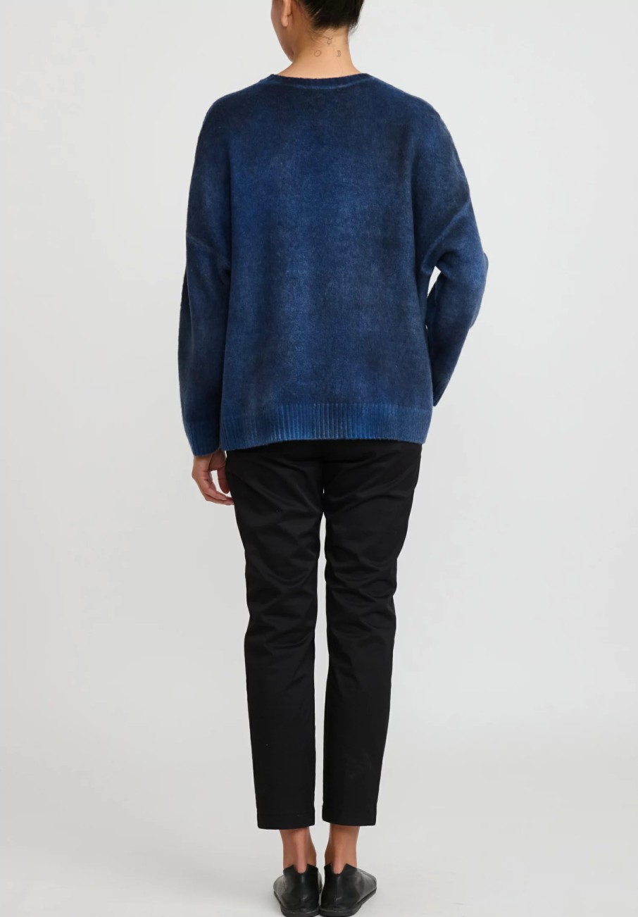 Avant Toi Knitwear | Hand-Painted Brushed Cashmere Maglia V-Neck Sweater In Nero Genziana Blue