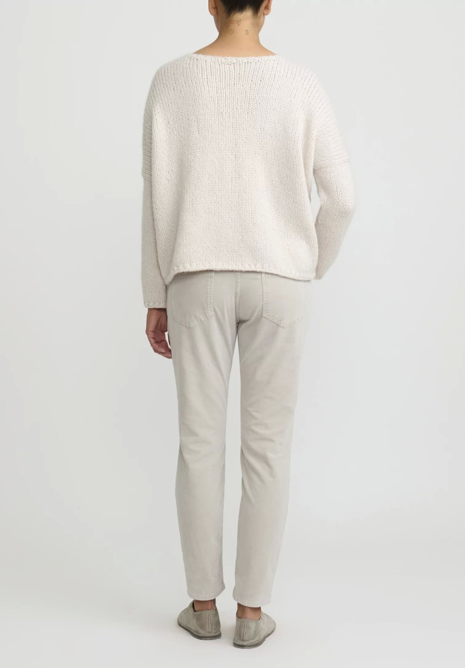 Album di Famiglia Knitwear | Serie Numerata Hand-Knit V-Neck Sweater In Fog Cream